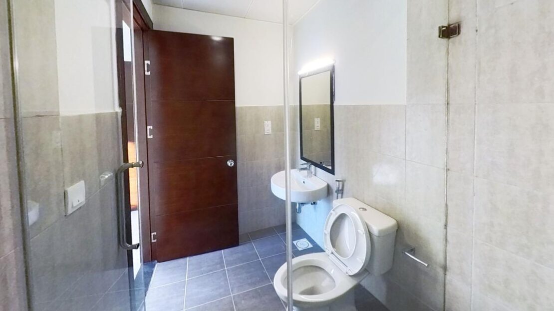 Reef Tower 01 A 2102 Bathroom 1110x623