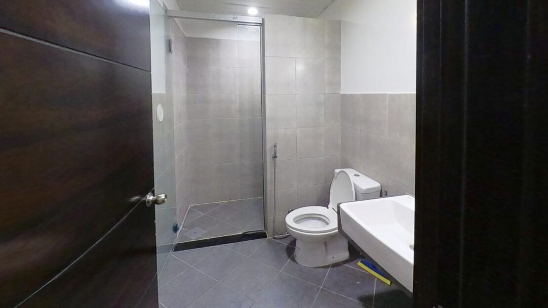 Pearl Tower 3 2003 Bathroom 1 1110x623