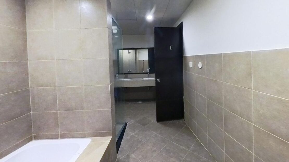 Pearl Tower 3 2003 Bathroom 2 1110x623